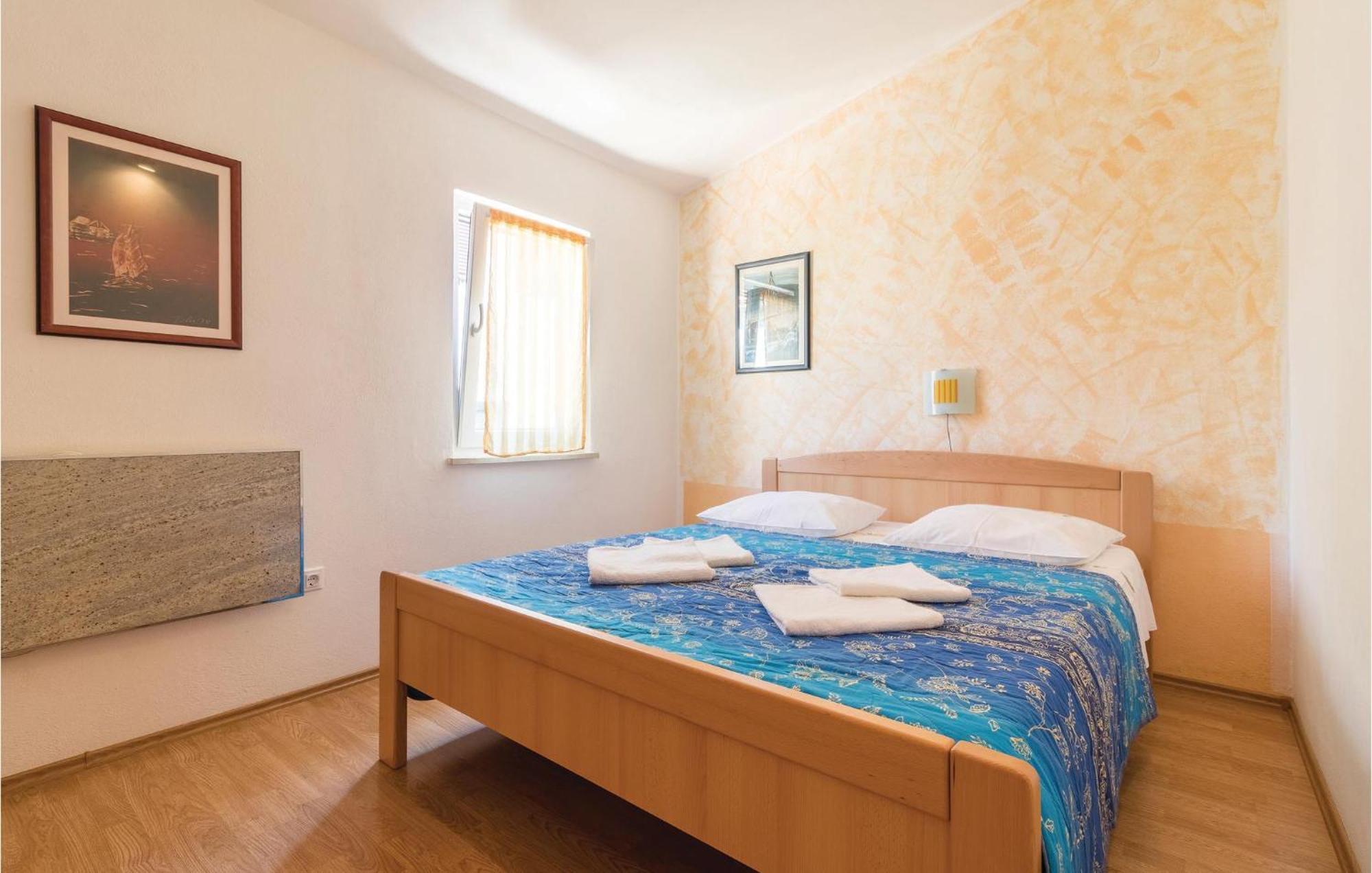 2 Bedroom Amazing Home In Pula Exterior photo